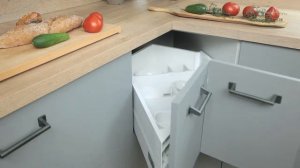 Выдвижная угловая полка ан вашей кухне