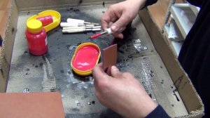 нанесение краски на урезы кожи