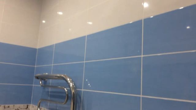 Раздельный санузел в светлых тонах в Новостройке смотреть онлайн