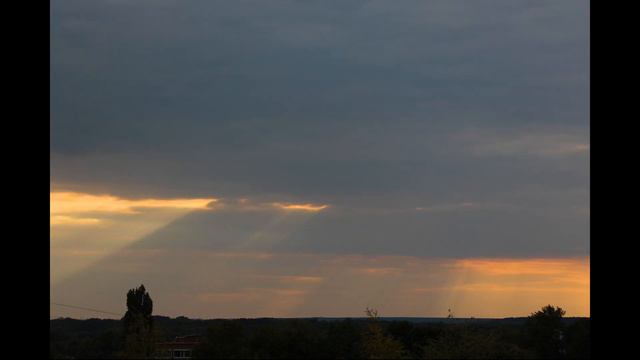 футаж. лучи сквозь облака. смотреть онлайн