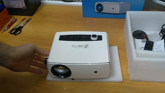 Бюджетный мультимедийный проектор JIN TU YG-430A wi-fi (белый) смотреть онлайн