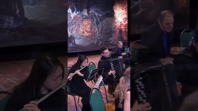 In the Hall of the Mountain King. Grieg/ В пещере горного короля/Э.Григ. Ссылка в комментариях смотреть онлайн