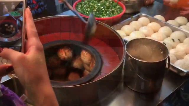 Shilin night market. Ночной маркет: Тайбей, Тайвань смотреть онлайн