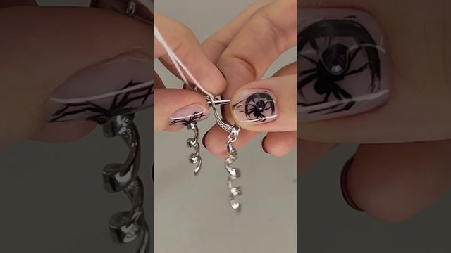 Серьги спираль с изумрудами #shorts