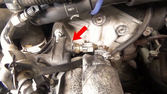 Fixing a temperature sensor leak (2004 Ford Escape) смотреть онлайн