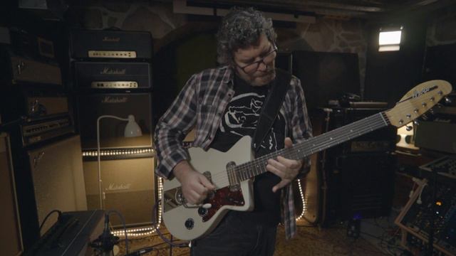 I'm Selling This Daro Guitar with Goldfoil Pickups - EP314 смотреть онлайн