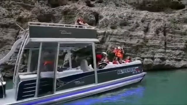 Понтонная лодка Tahoe 2785 Cascade Platinum Funship Entertainer смотреть онлайн