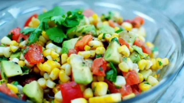 ОВОЩНОЙ САЛАТ С КУКУРУЗОЙ. смотреть онлайн