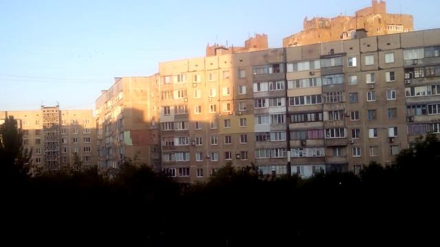 Донецк. Работают САУ "Гвоздика". Ответка ополченцев. смотреть онлайн