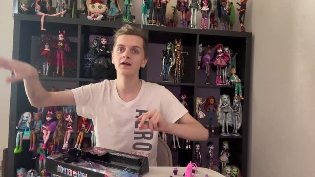 New Monster High Gen 3 Core Refresh Draculaura Review & Unboxing! смотреть онлайн
