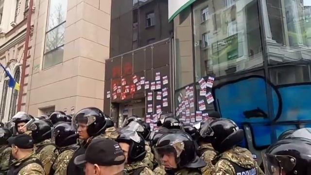 Штурм Сбербанка смотреть онлайн