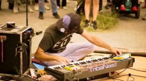 TRIBALNEED_Melodic_Techno_Live_Looping_Roland_Juno_106_analog_syntheziser