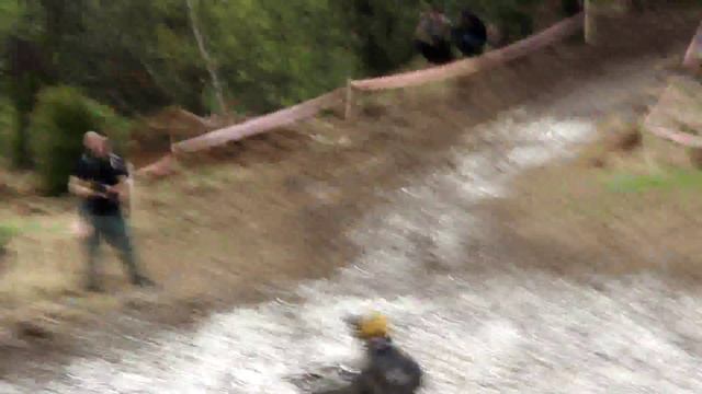 Спортивное шоу квадрациклистов и самолет смотреть онлайн