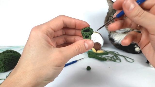Динозавр крючком. Вязаные игрушки.Вязание для начинающих. Crochet dino. (Урок 3 ручки, ножки) смотреть онлайн