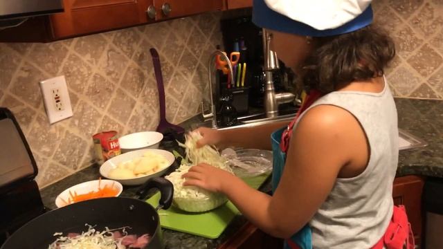 Лиза готовит борщ смотреть онлайн