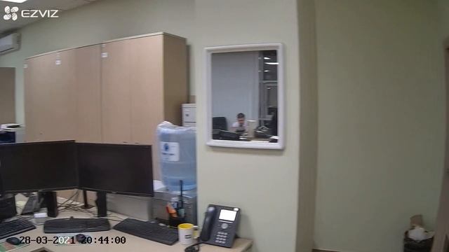 Видеокамера EZVIZ C6W - Наклон и поворот камеры смотреть онлайн