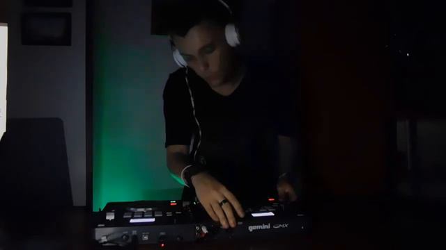 MIX CON I REMIX FATTI DA ME ! ( DJ ANDREA CAPUANO) - Gemini gmx смотреть онлайн