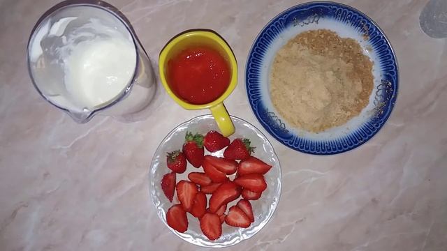 Пироги с фруктовым вареньем и сливками