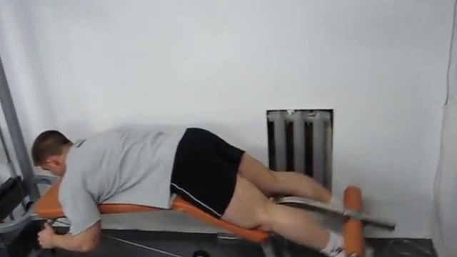 Сгибание ног лежа в тренажере смотреть онлайн