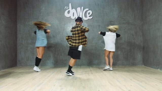 Shape of You - Ed Sheeran - Choreography - FitDance Life смотреть онлайн