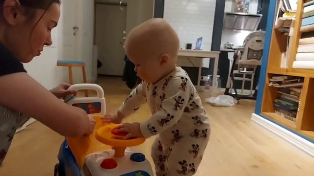 17.02.22 Роб начал ходить! Первые шаги ребенка ? Rob starts walking! Baby's first steps ? смотреть онлайн