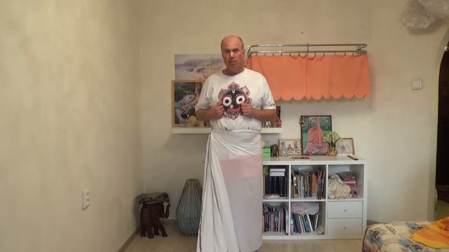 О внешнем виде бхакты на харинаме. Первый вариант завязывания дхоти. Гаджа Ханта дас. смотреть онлайн