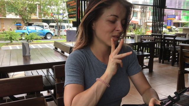 Пхукет Влог. Любимый пляж на Пхукете, цены и еда в хорошем тайском кафе и снова про погоду. смотреть онлайн