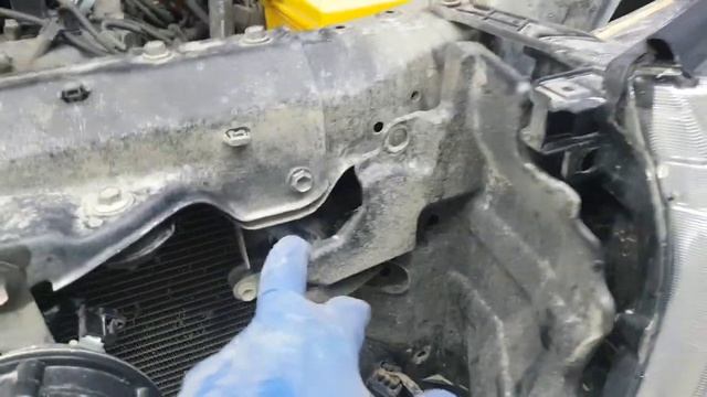 Land Cruiser 200 1UR-FE. Демонтаж радиатора охлаждения ДВС. Почему нет радиатора охлаждения АКПП??? смотреть онлайн