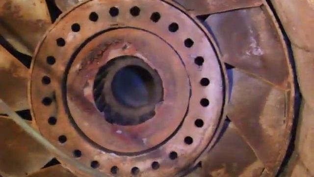 газовая горелка. Как она выглядит изнутри топки. Часть 1 смотреть онлайн