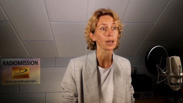 "Важная встреча" христианское стихотворение, автор Наталья Шевченко, читает Виктория Фаст смотреть онлайн