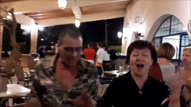 Первый день отдыха в Navarria Hotel смотреть онлайн