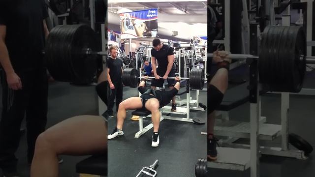Eddie Hall 300KG Bench Press Age 23