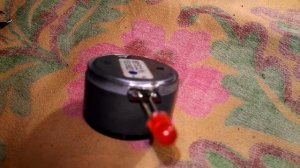 Как проверить моторчик из игрушки без батареек и мультиметра.