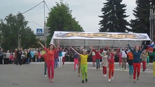 Танец с глобусом, ч.1 смотреть онлайн