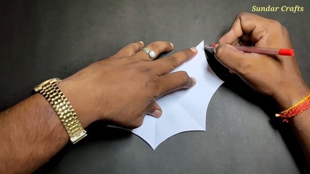 How To Cut Paper Into A Spider | Easy Origami || Spider Paper Cutting || Sundar Crafts смотреть онлайн