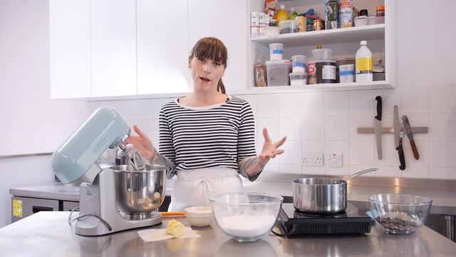 Cream Cheese Icing Masterclass! Classic & Chocolate recipes | Cupcake Jemma смотреть онлайн