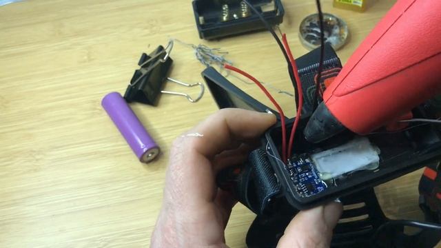 Переделка налобного фонарика под зарядку микро юсби. Доработка налобного фонаря! смотреть онлайн