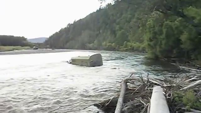 УРАЛ брод )) утопили УРАЛ (( DROWNED A RUSSIAN MILITARY TRUCK IN THE RIVER смотреть онлайн