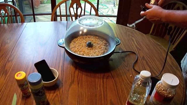 Stir Crazy Corn Popper: Saving Savvy With Dr. Mike смотреть онлайн