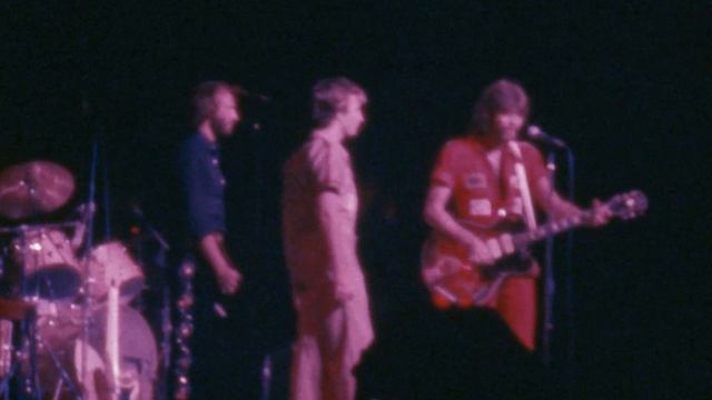 1975-10-01 - Bee Gees - Forum, Montreal, Canada (2K Scan) смотреть онлайн