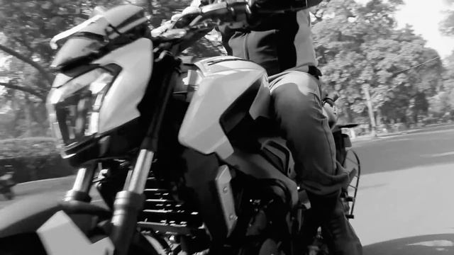 New Bajaj Dominar 400 In Action - Short Promo смотреть онлайн