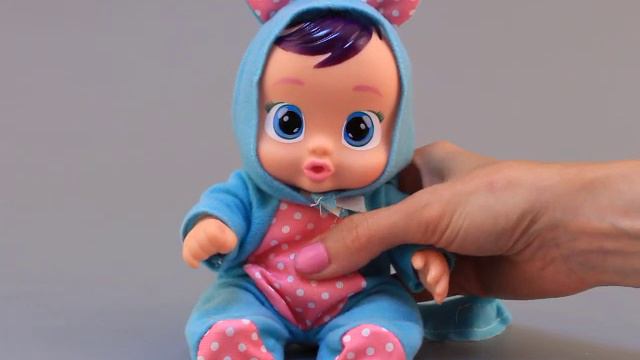 Бебе със стол за хранене смотреть онлайн