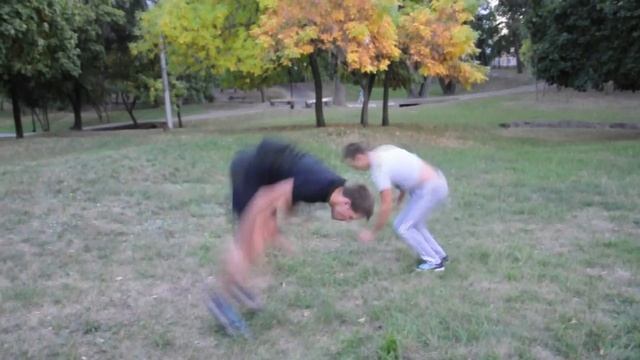 Тусня в парке, спасибо тренеру ~Roma Zmey~ www.trener.net.ru смотреть онлайн