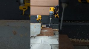 тест универсальных сверл против обычного сверла с победитовой напайкой.