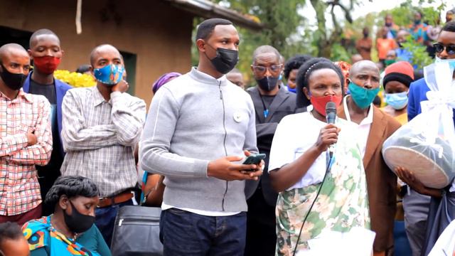 Umuhango wo guherekeza Umubyeyi wacu KAZABAVAHO Manasse смотреть онлайн