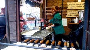 Как готовят трдельник в Праге. Трдельник—традиционное чешское лакомство. Рецепт и процесс в описани