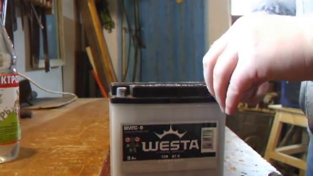Как заправить аккумулятор электролитом смотреть онлайн