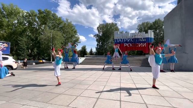 «Каравай дружбы». Комсомольский парк 12 июня. смотреть онлайн