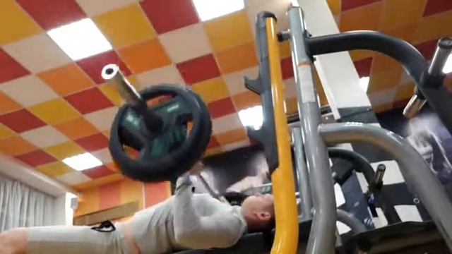 Жим лежа 70 на 12 потерпел неудачу( смотреть онлайн