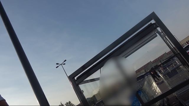 LA POLICE ME RAMÈNE EN GARDE A VUE EN PLEIN PRANK смотреть онлайн